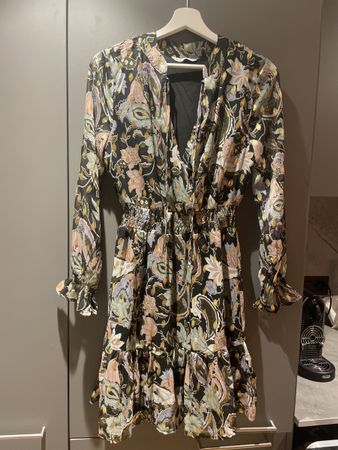 ONLY Herbstkleid Gr. XS, Blumenmuster, Gold, schwarz