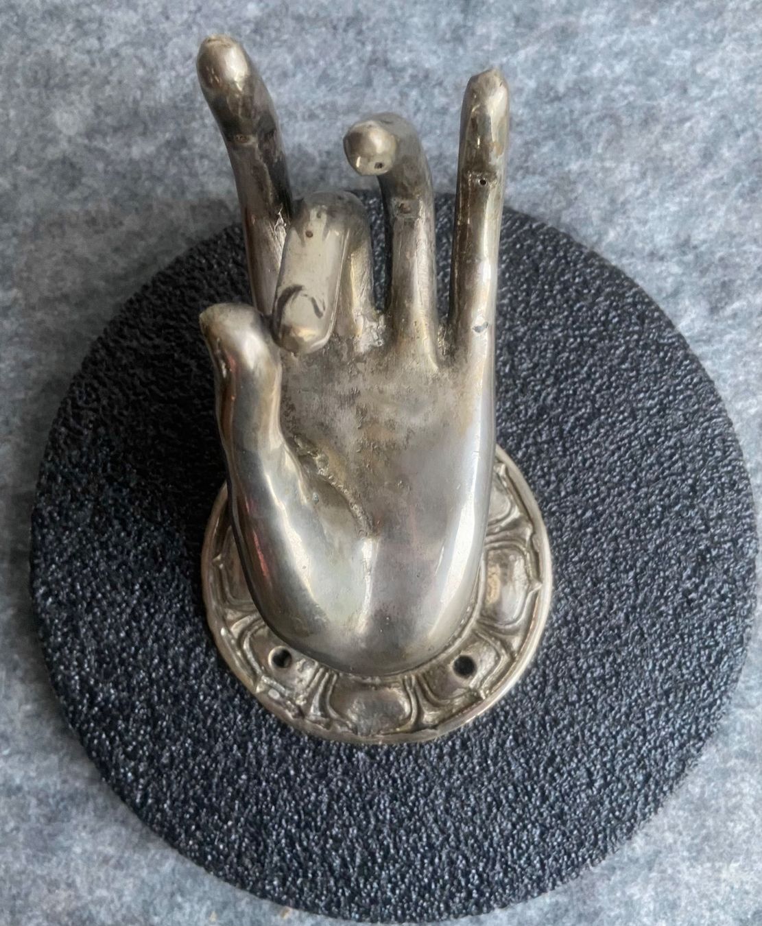 Eisenwaren: Wandhaken oder Türgriff Mudra – Gebraucht aus Zuerich von Perlen-Decor 4