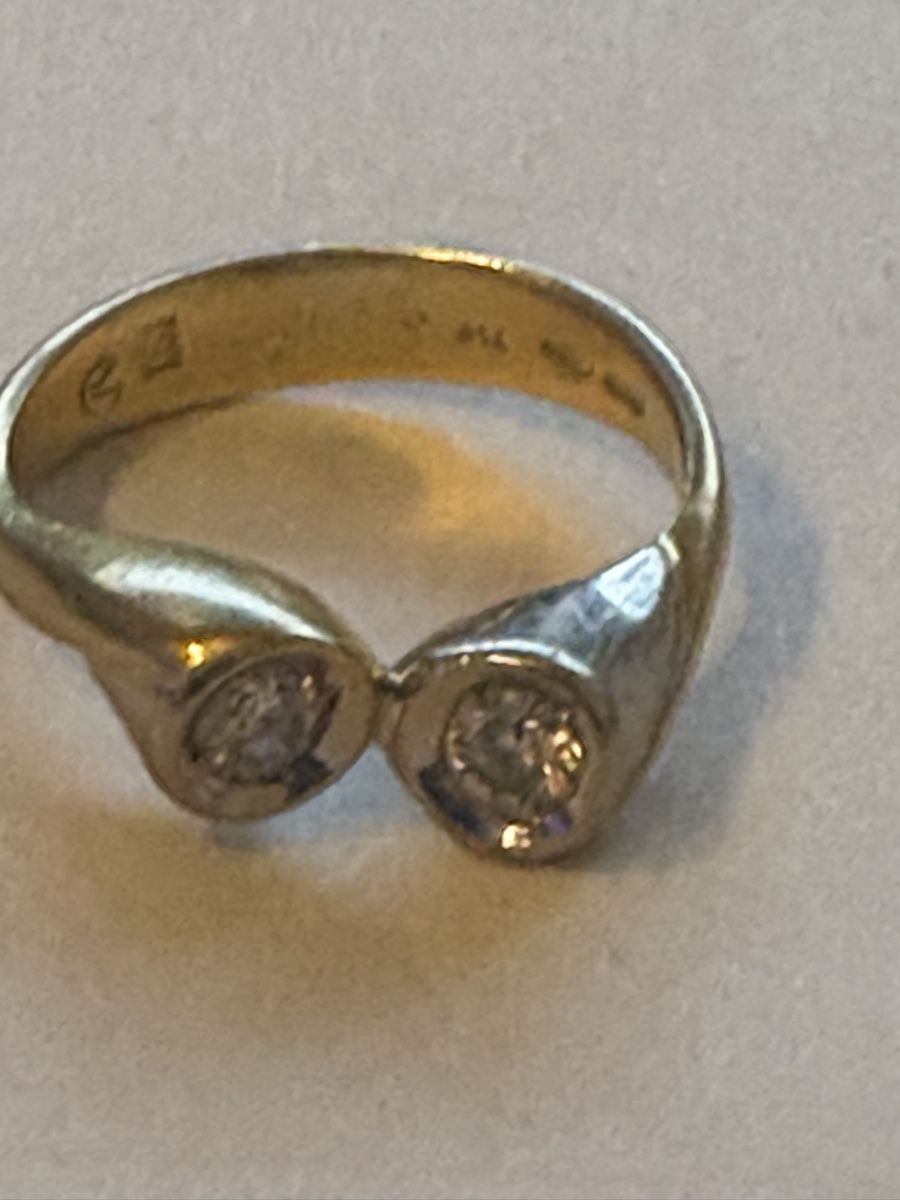 Ringe: Gg 750 Ring mit 2 Diamanten  – Gebraucht aus Murten von Tzaugg 4