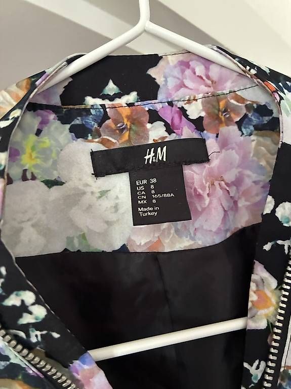 H&M Giacche: Bomber Jacke Floral Flower – Usato da Bern venduto da n-dine 2