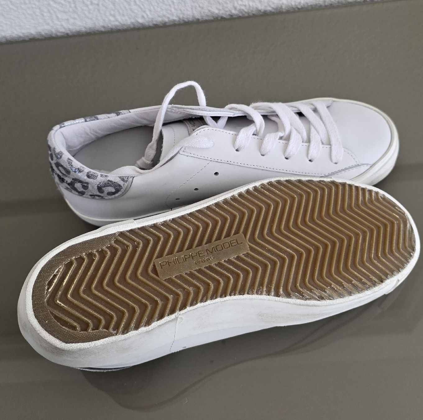Damenschuhe: Sneakers Philippe Model weiss/Silber 36 Leder – Neu und originalverpackt aus Untereggen von cla_kb2w 4