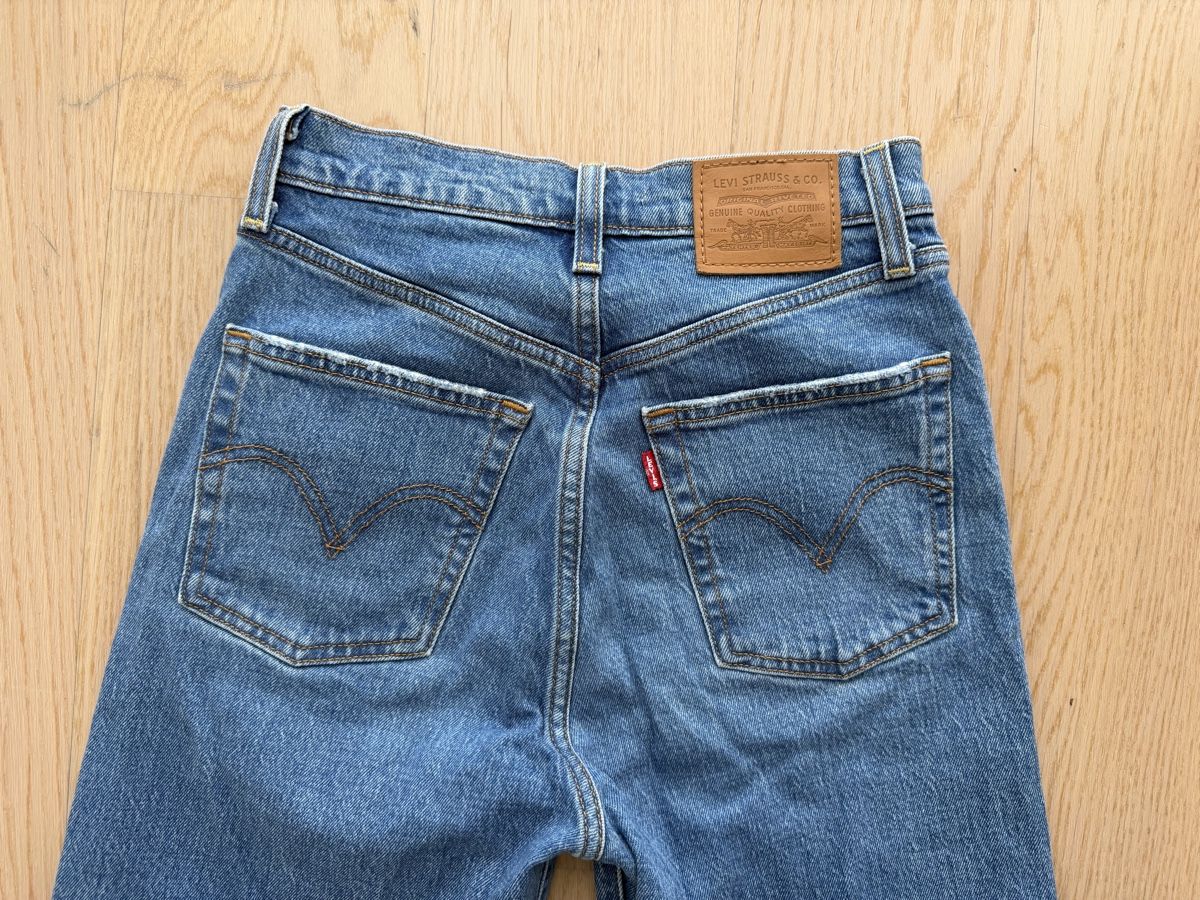 Levi's Jeans: Levis Ribcage Straight Gr.25 – Usato da Therwil venduto da srosselli 4