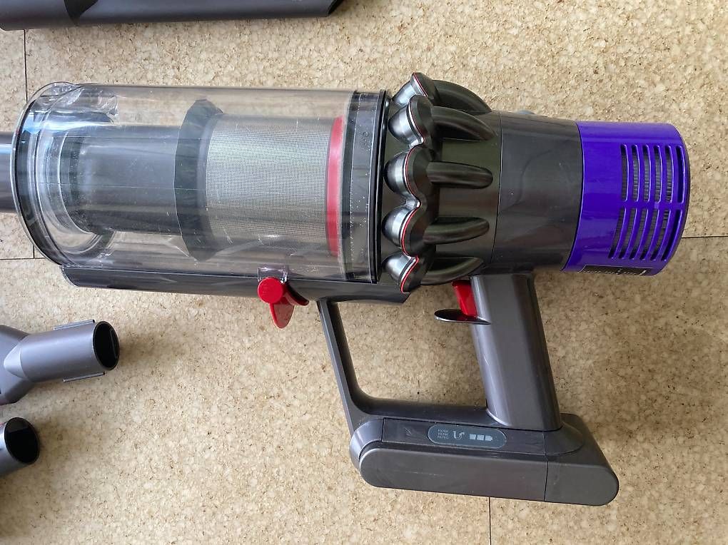 Staubsauger & Zubehör: Dyson cyclon v10 absolute – Gebraucht aus Thun von ersteigern