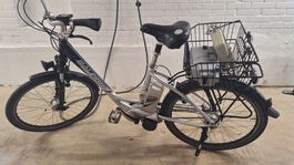E-Bike Raleigh schwarz silber mit Korb und Ersatz-Akku