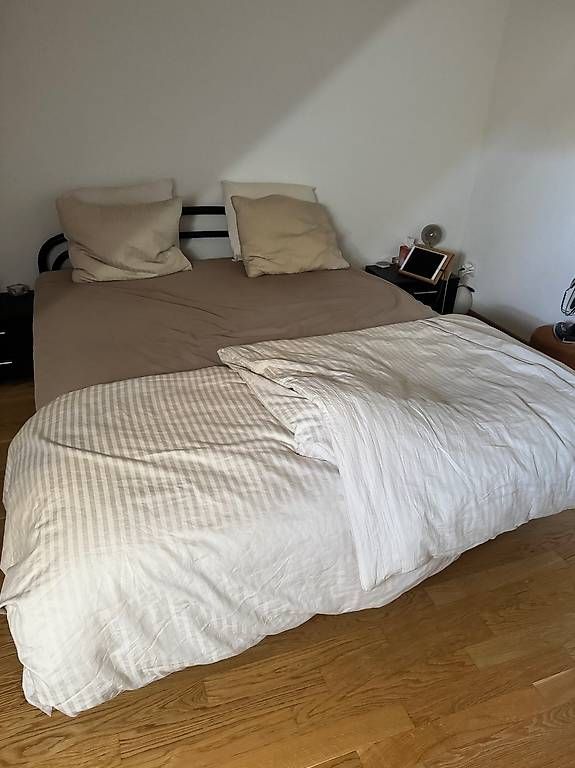 Letti: Bett mit Metallrahmen und Lattenrost – Usato da Buchs AG venduto da mar_n9c7
