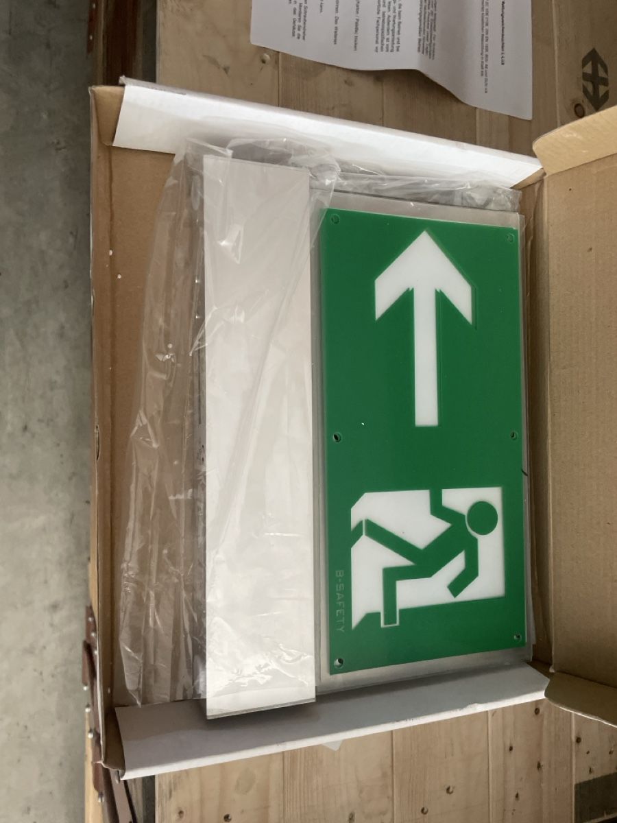 Lampade: Rettungszeichenleuchte L-Lux – Nuovo e nell'imballaggio originale da Olten venduto da sprusi