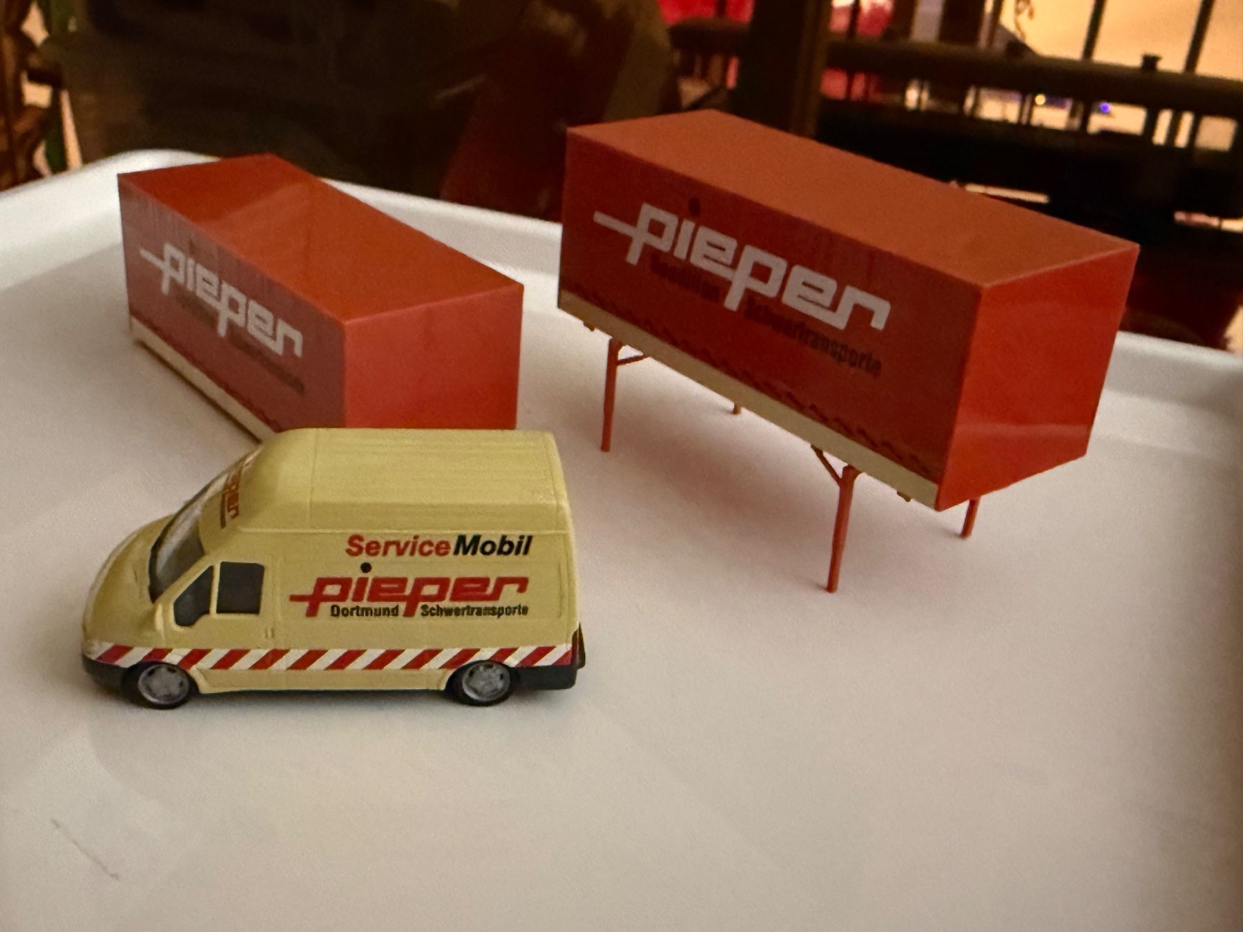 Rietze Kit di modellismo & Modellini statici: Pieper Rietze Ford Transit et containers 1/87 – Usato da Morrens VD venduto da YannD02 1