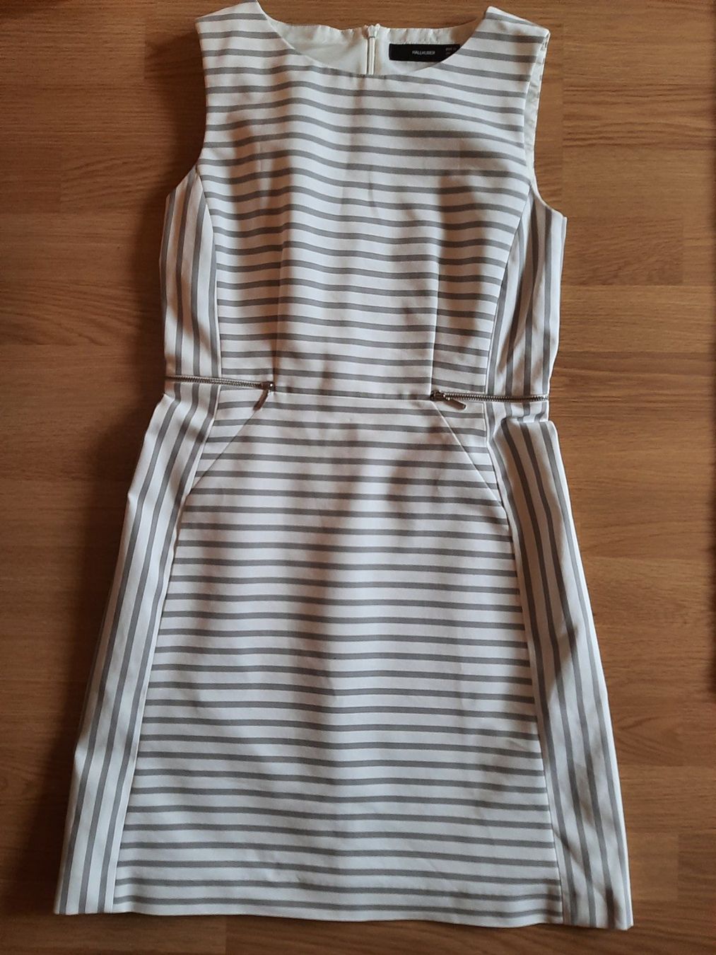 Hallhuber Vestiti: Hallhuber Etuikleid Gr.36 – Usato da Muotathal venduto da robin40