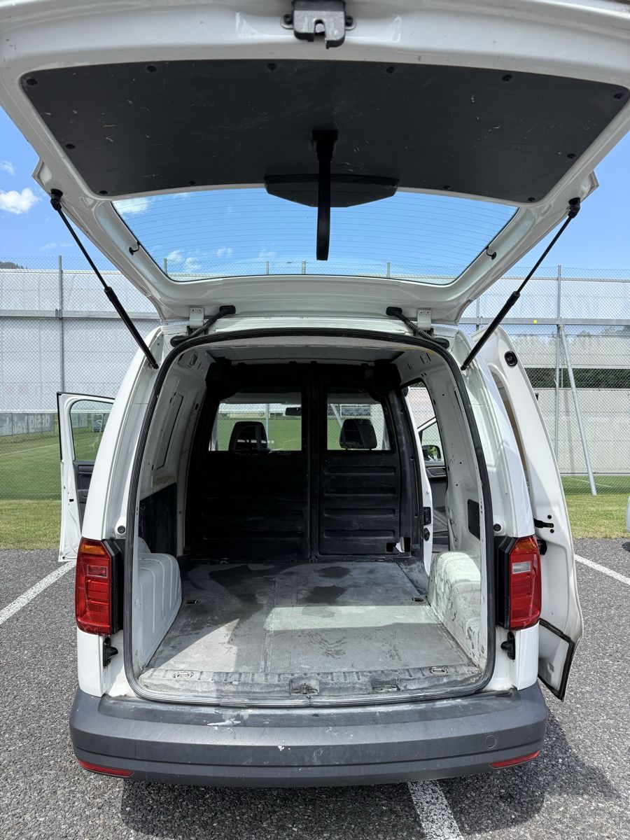VW Veicoli commerciali: VW Caddy 1.0 TSI – Usato da Kandergrund venduto da kas.123 5