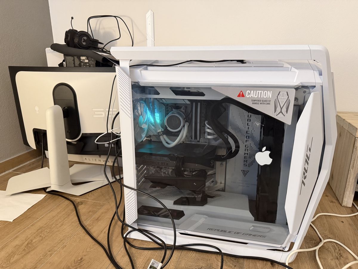 PC: Gaming desktop with Alienware monitor – Usato da Bulle venduto da pye_ddg7 4