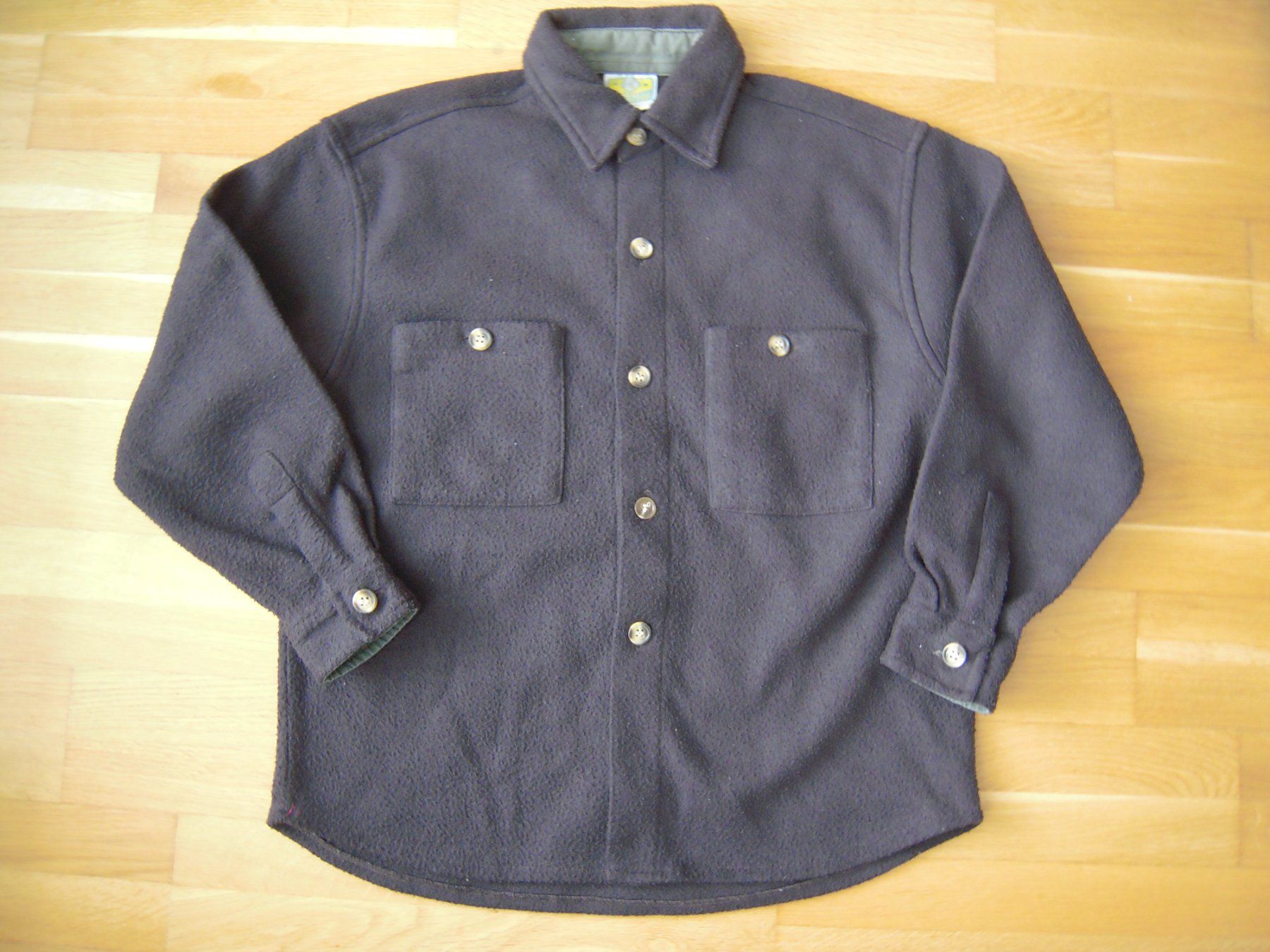 Camicie, T-shirt & Polo: Schwarzes Fleecehemd / Pullover Gr 140 – Usato da Uzwil venduto da visions77