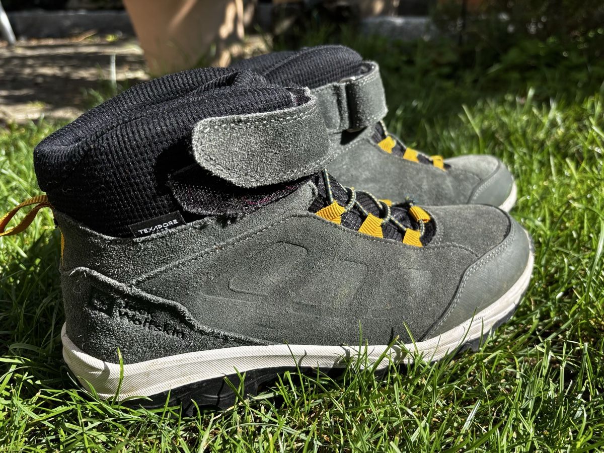 Jack Wolfskin Scarpe per ragazzi: Jack Wolfskin Winterschuhe Grösse 38 – Usato da Winterthur venduto da strawberry14 2