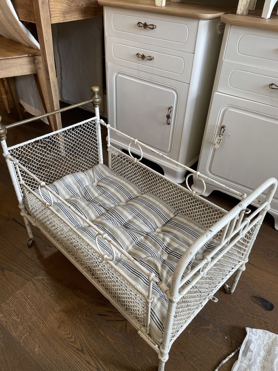 Spielzeuge: Puppenbett Katzenbett Hundebett – Gebraucht aus Sirnach von dasrosahaus 3