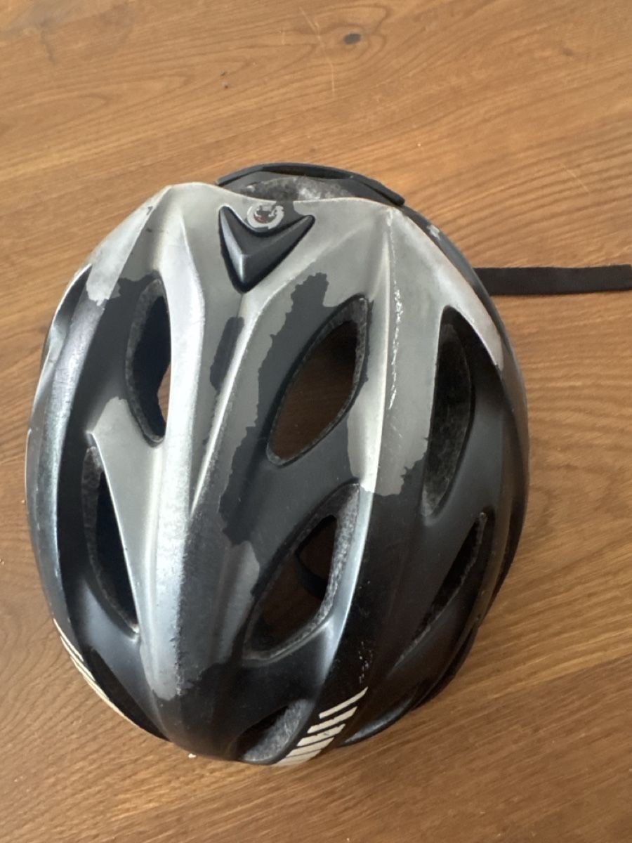 Helme: Fahrradhelm – Gebraucht aus Thalwil von Platschi721