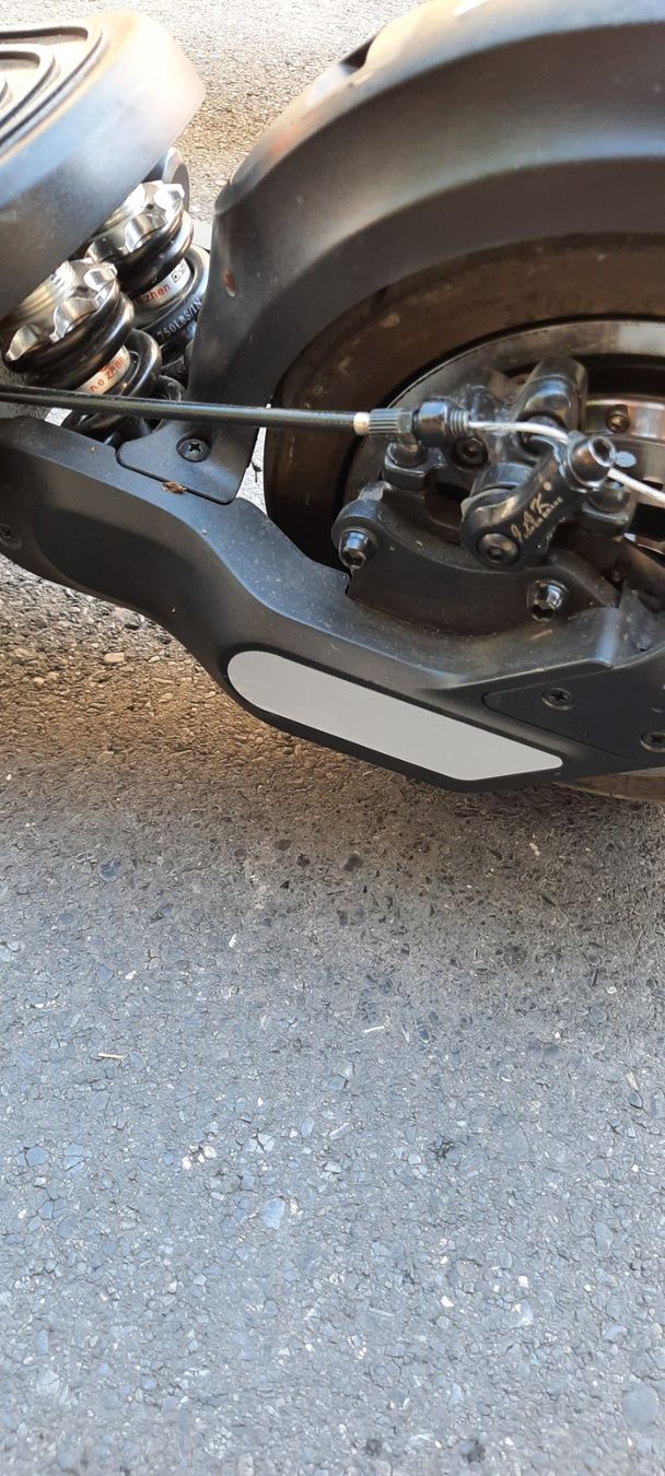 Kickboard: Trottinette électrique Hikerboy chromé – Usato da Lausanne venduto da DubiLetto 2