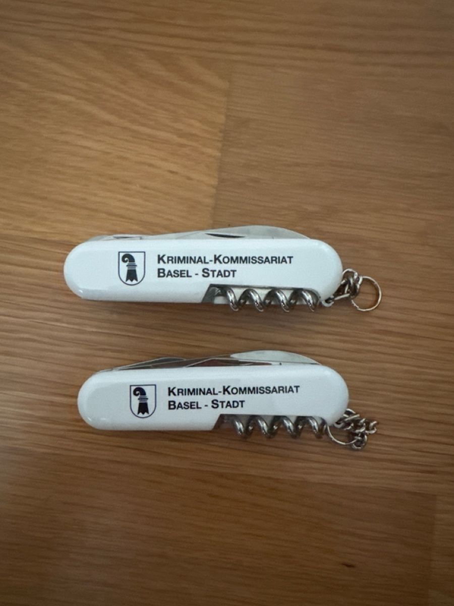 Victorinox Coltelli tascabile: Victorinox Sackmesser Breit und Schmal – Usato da Basel venduto da Tizi.L