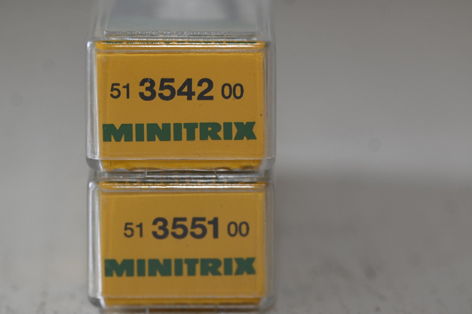 Trix Modelleisenbahnen: Minitrix Wagen  Esso Shell Spur N mit OVP – Gebraucht aus Laupen ZH von Zmoewe 5