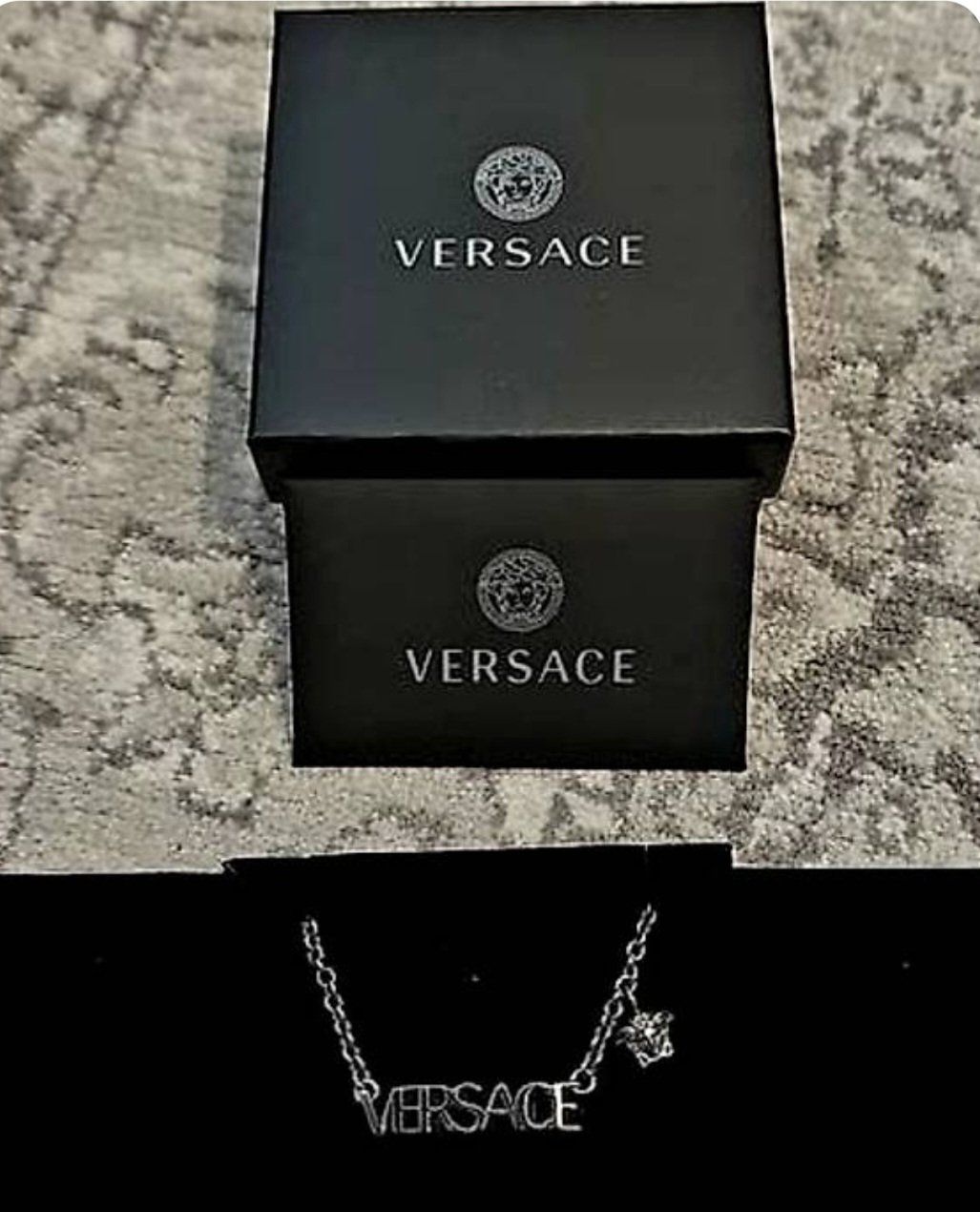 Versace Ketten: Versace Kette Schwarz neuwertig mit Box – Gebraucht aus Amriswil von Legacylegacy 1