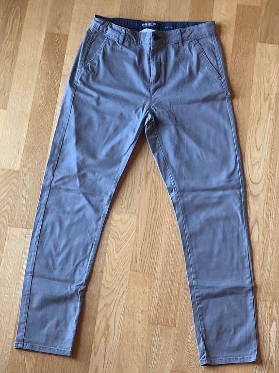 Pantaloni: Graue leichte Hose Stretch – Usato da Birsfelden venduto da jon_687v
