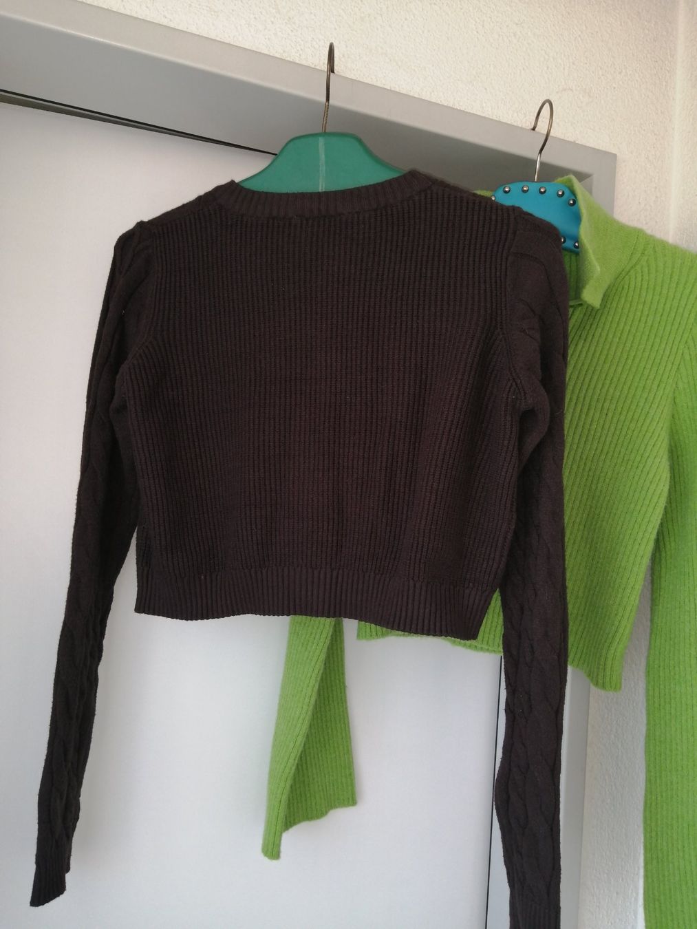 Bershka Pullover & Sweatshirts: Damenpullover Kurzer Pullover Gr.S – Gebraucht aus Buchrain von nat_pl5p 1