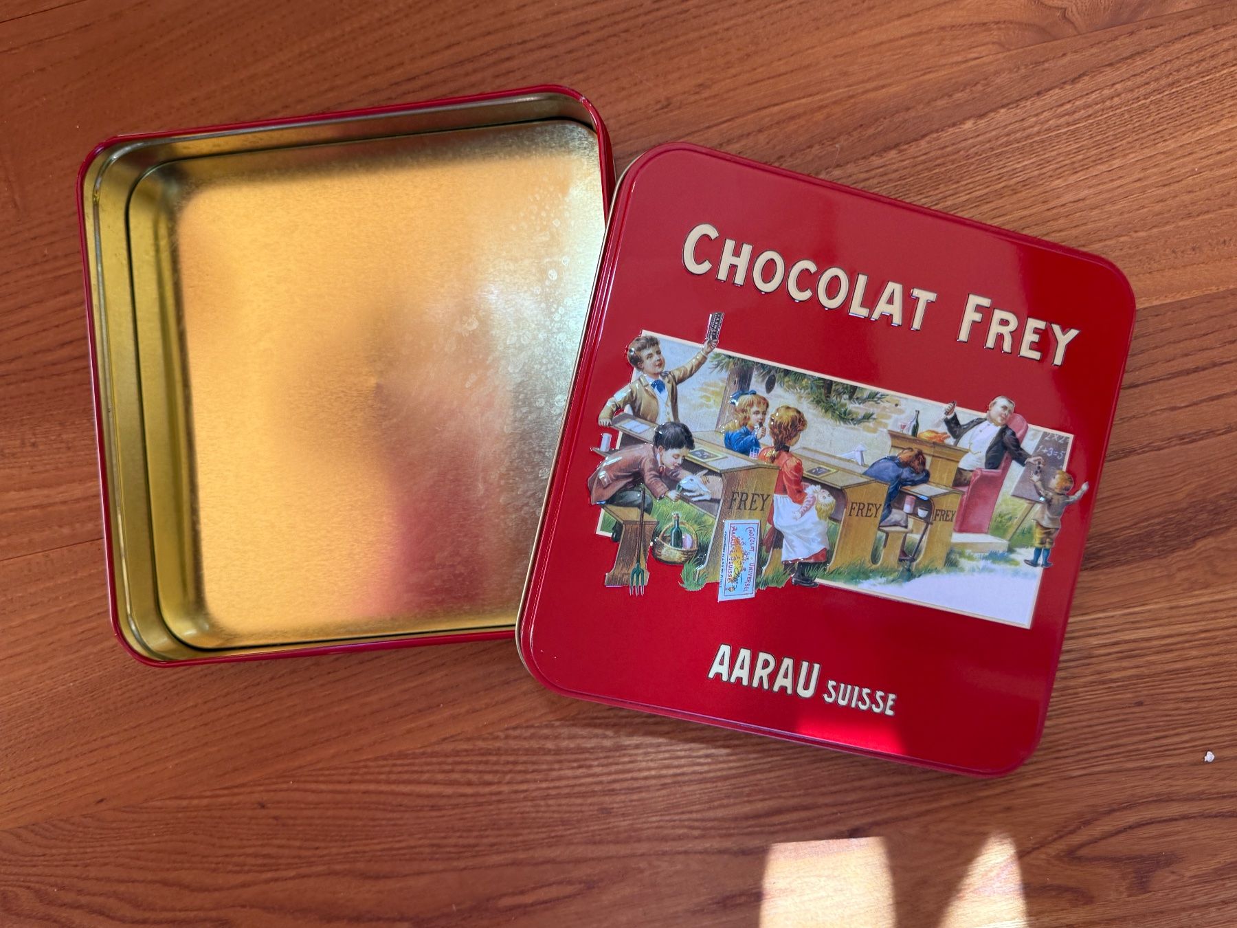 Dosen: Chocolat Frey Blechdose rot Sammelobjekt – Gebraucht aus Wittwil von Schnaeppli64 1