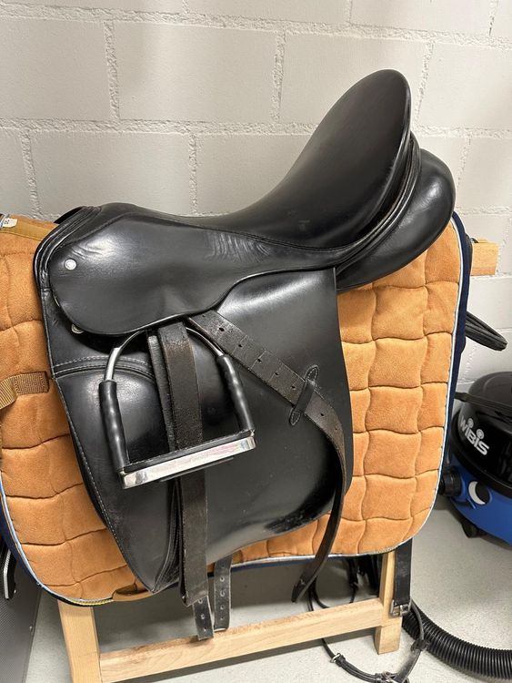 Selles, accessoires: Dressur-Reitsattel "Passier" – D'occasion à Affoltern am Albis par rollotomasi 5