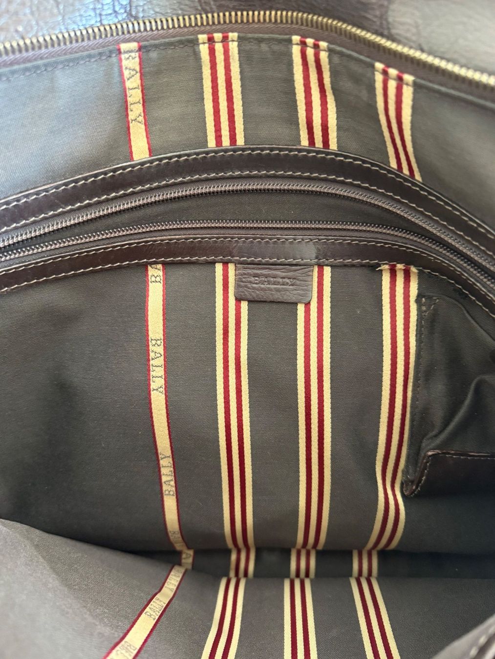 Bally Taschen: Umhängtasche Bally – Gebraucht aus Murten von Megacad0 4