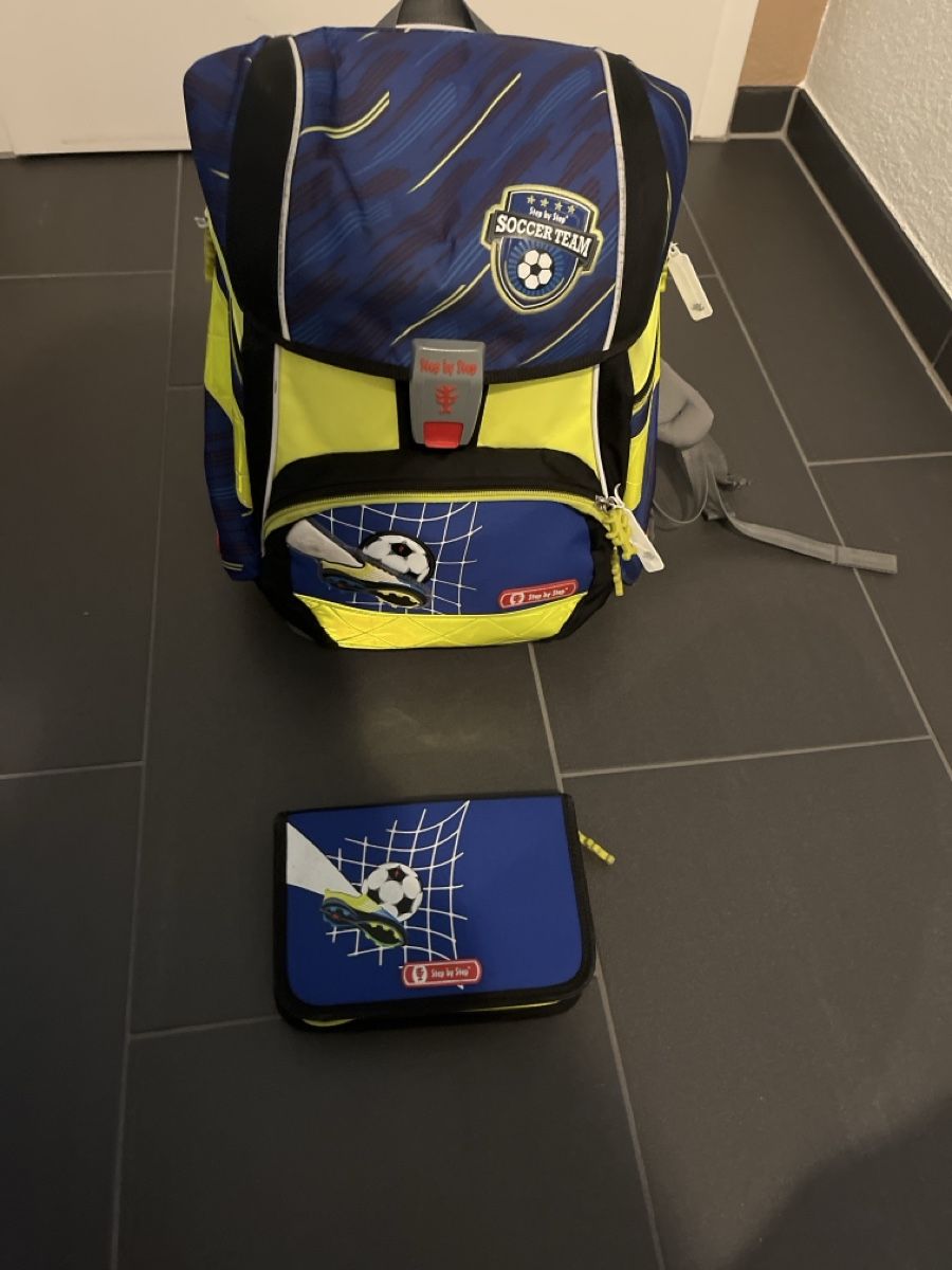 Equipement de magasin & Foires: Schultheke mit Etui – D'occasion à Stallikon par Danisibu