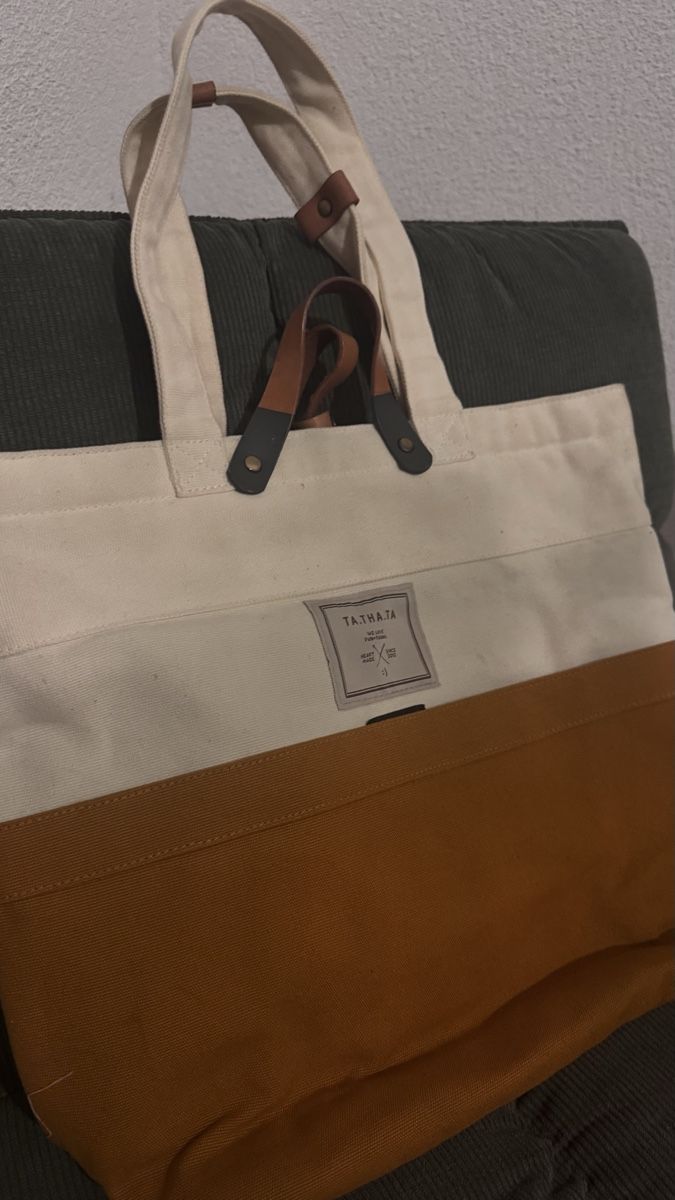 Ta Tha Ta Zaini: Fast neue Ta. Tha.Ta Swift Rucksack! – Nuovo (secondo la descrizione) da Hausen AG venduto da NJ2019 1
