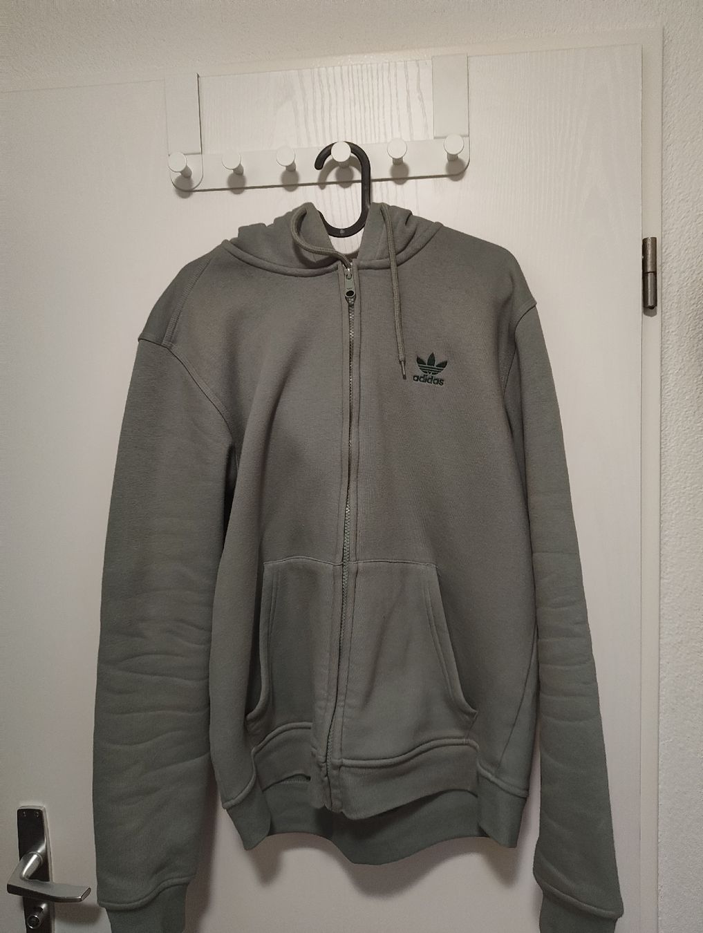 Adidas Vestes: Adidas veste – D'occasion à Marly par Punisher1868