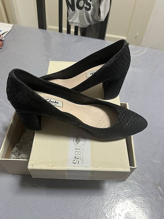Scarpe da donna: Escarpins avec talon – Usato da Pully venduto da yaa_rm7x 2