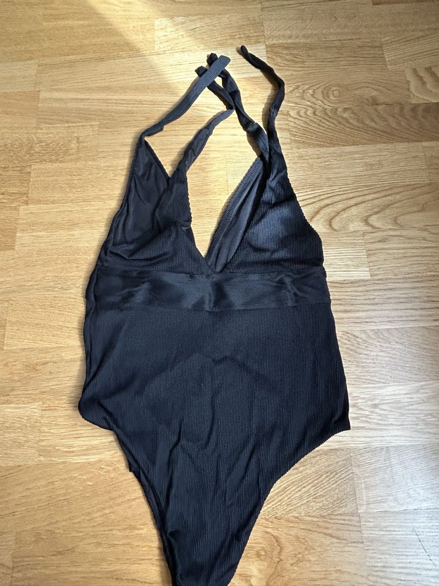 Calzedonia Costumi da bagno & Bikini: One piece swimsuit calzedonia – Nuovo (secondo la descrizione) da Basel venduto da mel_5fzy 1