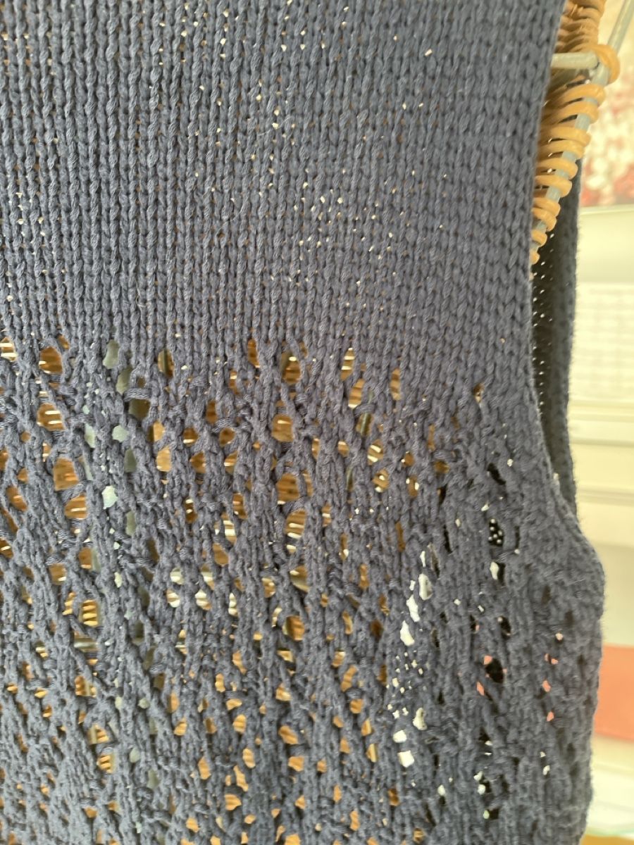 Mango Gilets & Westen: Strickgilet mit Fransen, Mango, S/M – Gebraucht aus Solothurn von Bobesch08 4