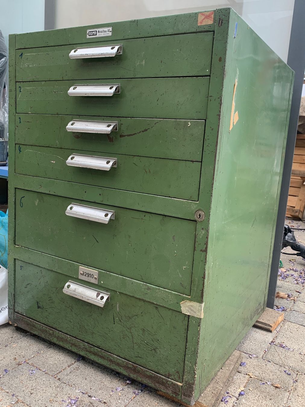 Armadi: Metallschrank mit 6 Schubladen; gebraucht – Usato da Wildegg venduto da Elefant42