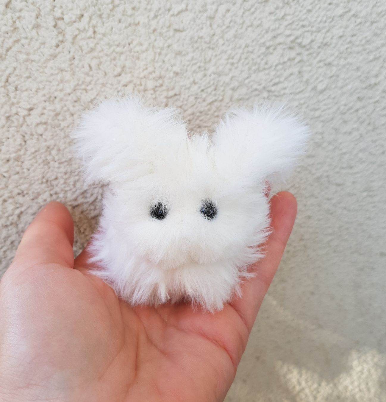 Figuren: Handgemachte Mini Hase  Figur oder  Schlusselanchanger – Neu (gemäss Beschreibung) aus Gelterkinden von Macrameed