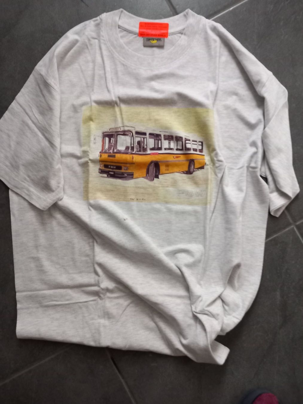 T-shirts: T-Shirt Saurer – Neuf avec emballage d'origine à Steinen par rosacathry 2