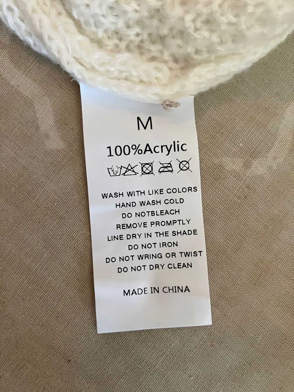 Maglioni & Felpe: Pullover leggero bianco tg.M acrilico – Usato da Melano venduto da H-Sara 1