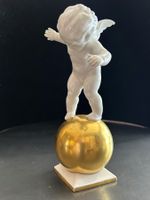 Porzellanfigur Hutschenreuther Engel auf Kugel weiss