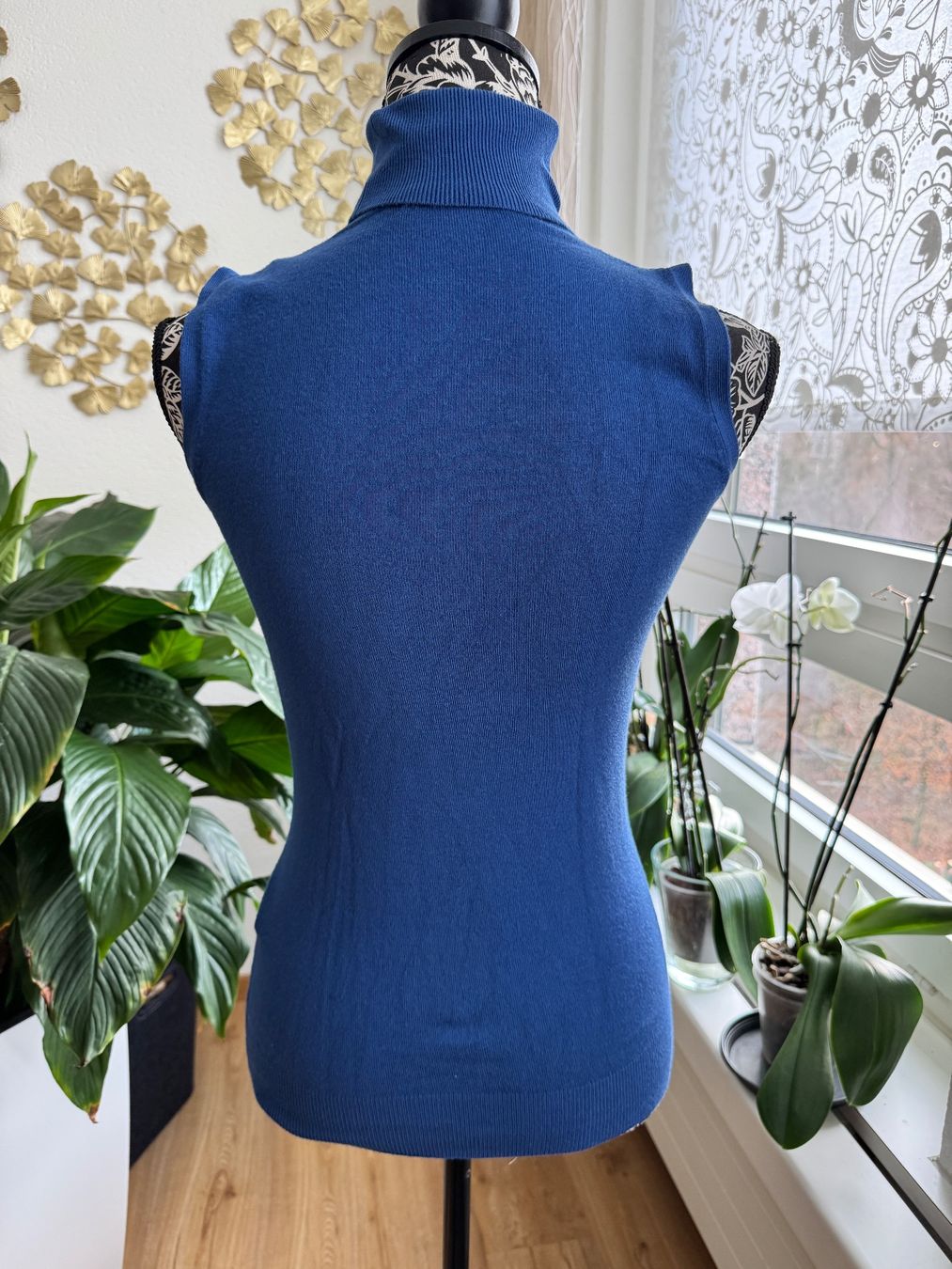 Guess Top: Top Guess Gr.L – Nuovo (secondo la descrizione) da Wallisellen venduto da Corinne.- 3