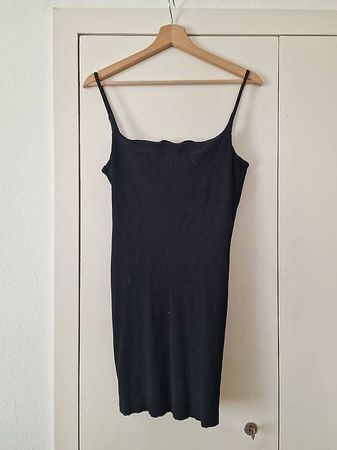 Schwarzes kurzes Stoffkleid (schwarz&weiss)- Grösse L