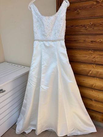 Superbe Robe de mariée Ivoire Claire