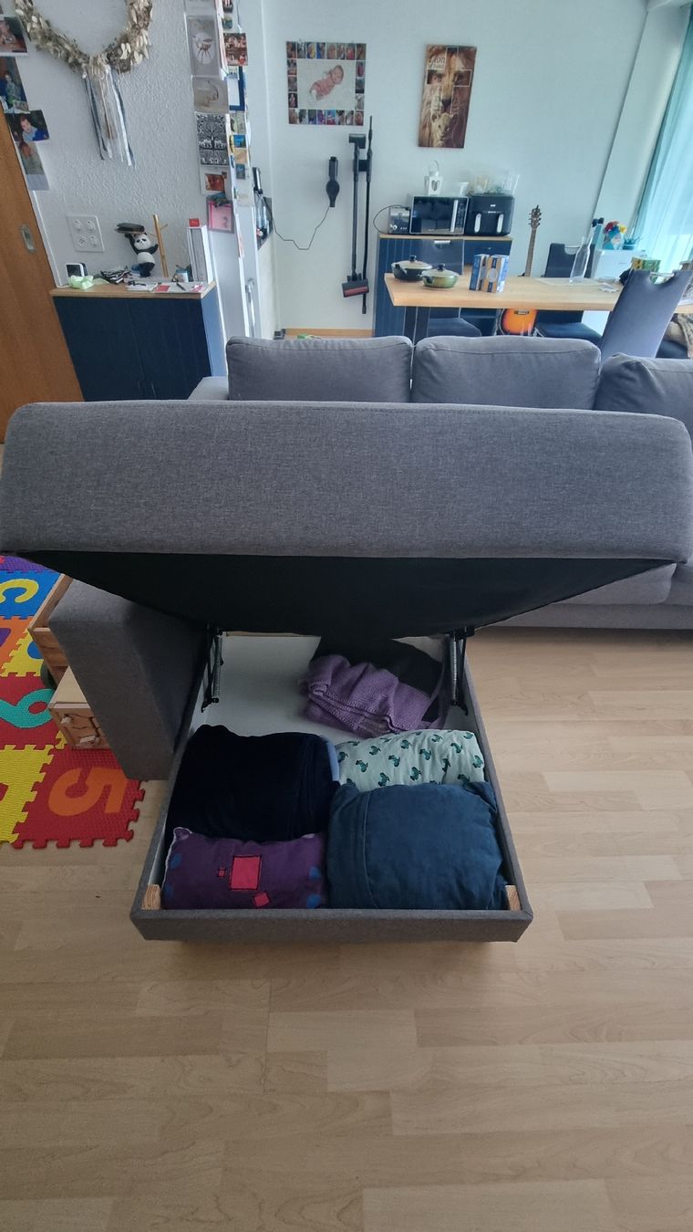 Divani: Grosse Ecksofa, mit Bettfunktion im top Zustand – Usato da Aarwangen venduto da fki_5nsn 3