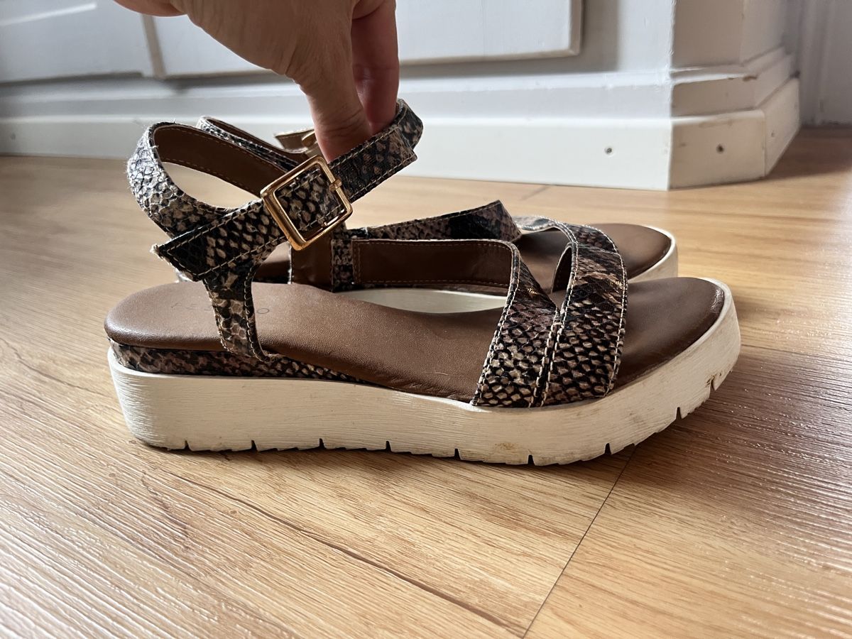 Scarpe da donna: Sandalen Pesaro – Usato da Lohn SH venduto da Microzoff 1