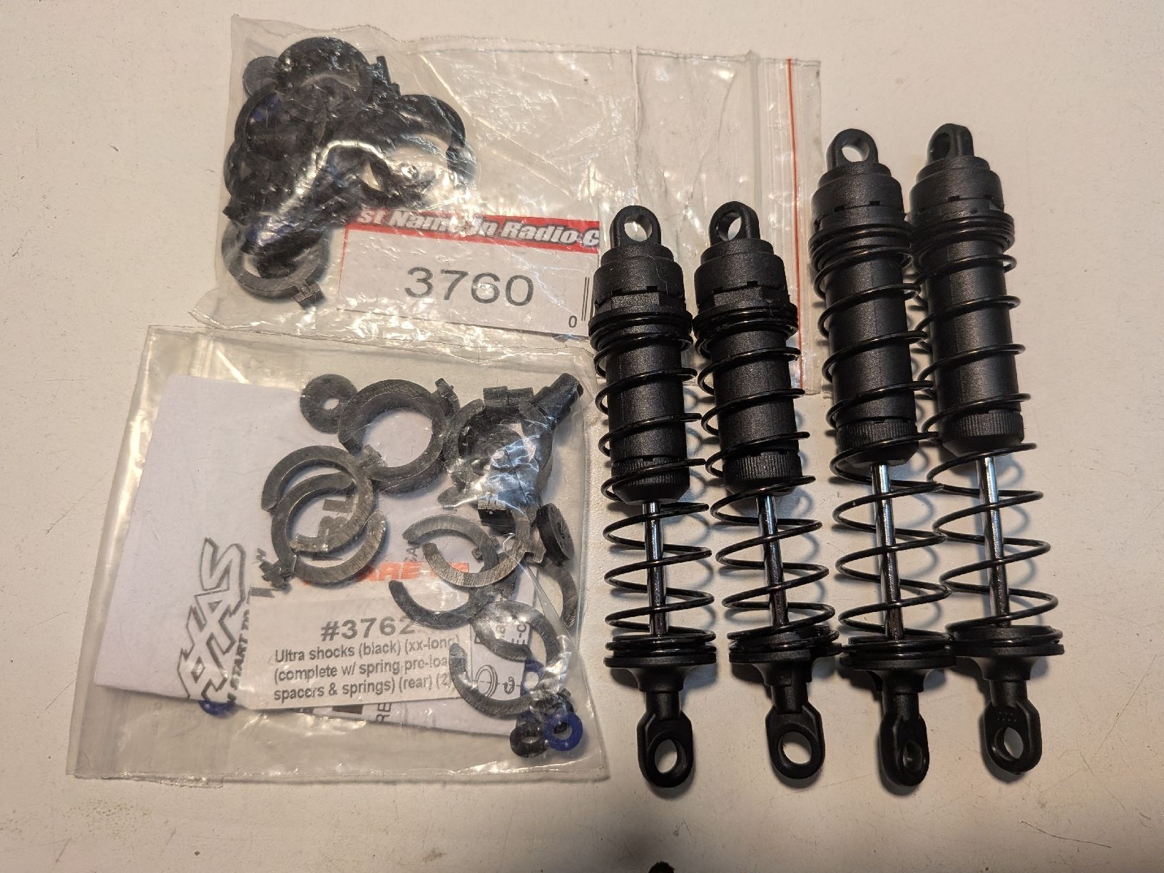 Traxxas Modellismo RC: Traxxas Stossdämper Set (3762 & 3760) – Nuovo (secondo la descrizione) da Oberkulm venduto da Vt1100c