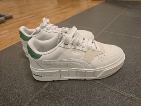 Puma Cali Dream Sneaker, Weiss/Grün, Grösse 38 NEU