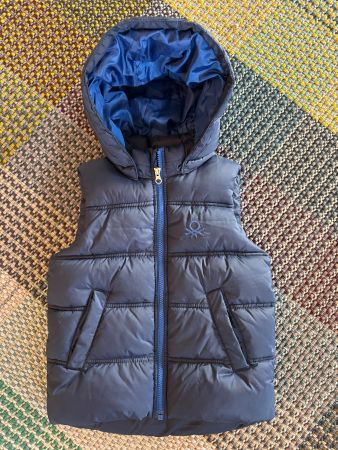 Benetton Weste mit Kapuze, Grösse XS/4-5 Jahre