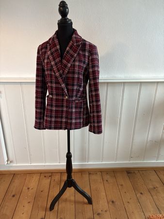 Bordeaux-farbener Blazer von Orsay, Grösse 38, Top Zustand!