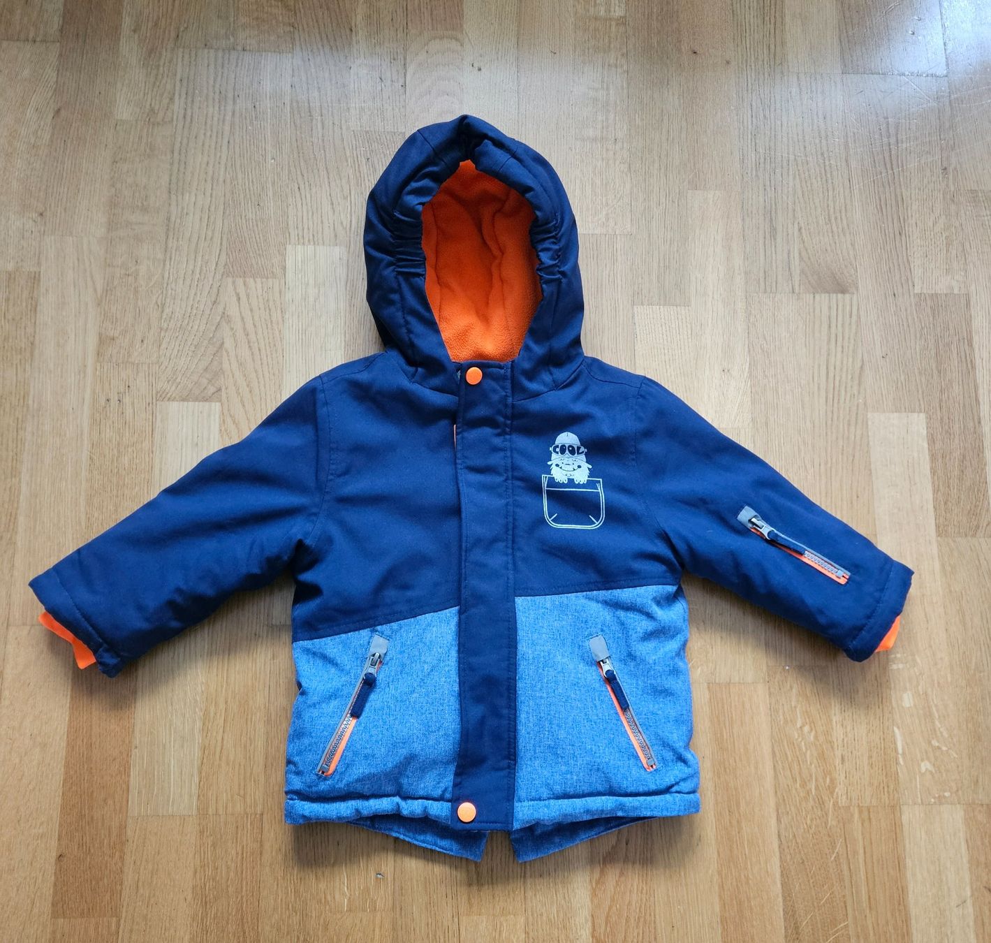 Jacken & Mäntel: Winterjacke Kind Grösse 98/104 – Gebraucht aus Utzenstorf von and_c8wy