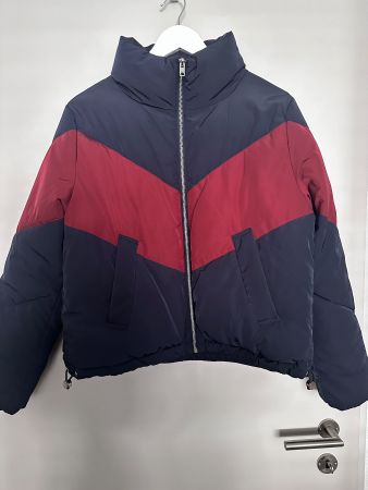 Winterjacke / Puffer Jacket in marine/rot, H&M