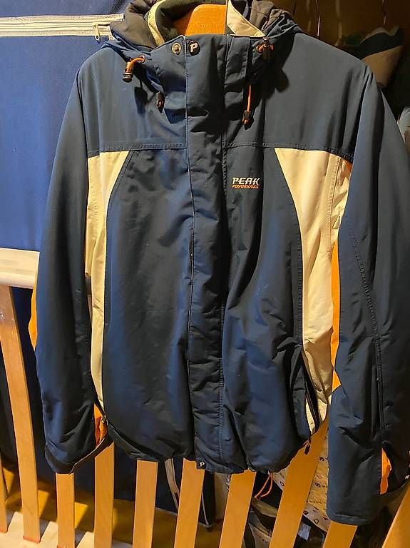 Jacken: Peak Jacke – Gebraucht aus Toffen von salvi81